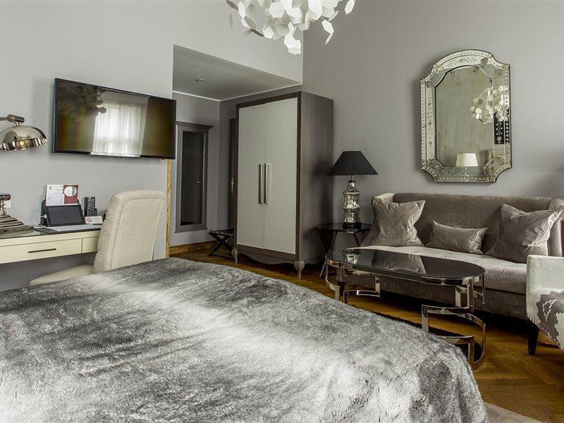 St. Petersbourg Hotel - Small Luxury Hotels Of The World 탈린 외부 사진
