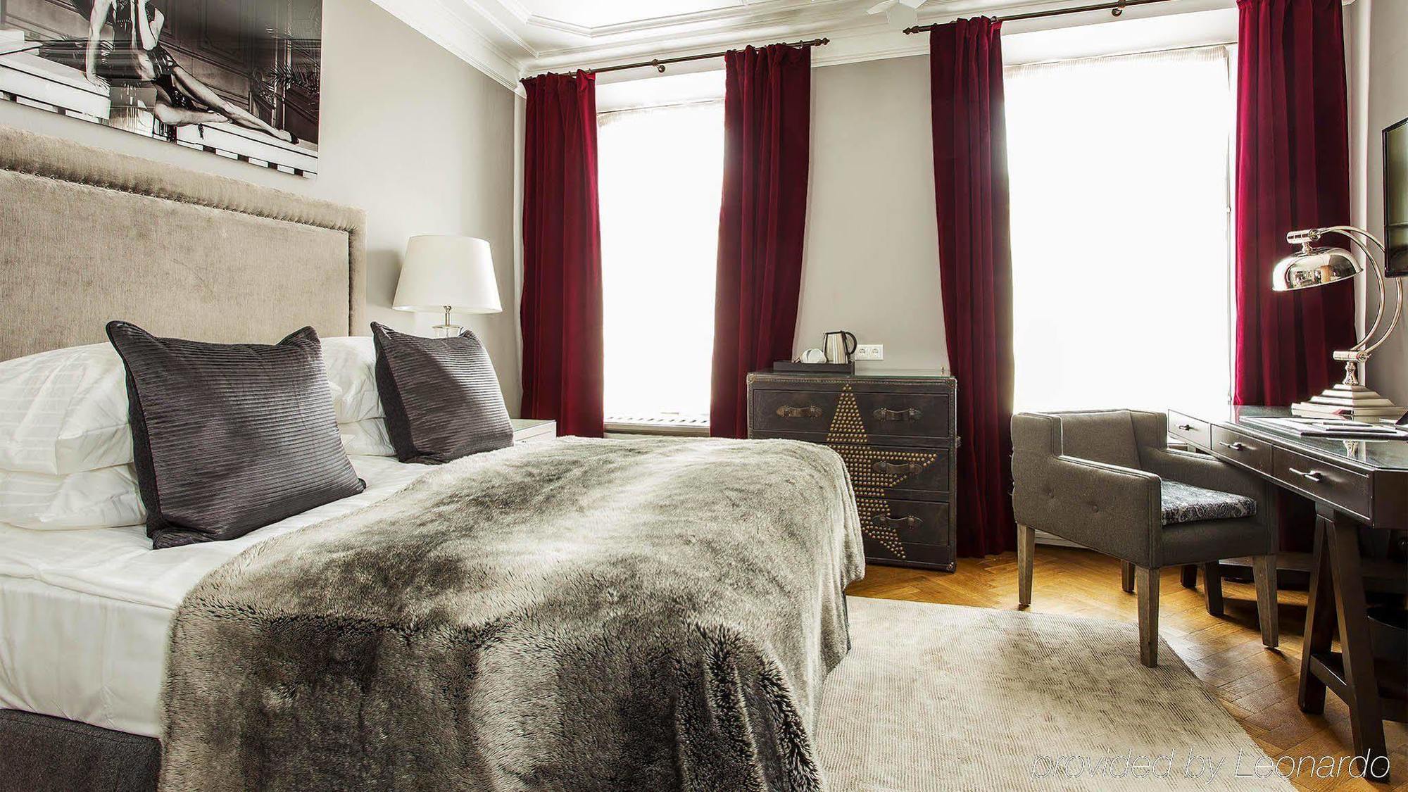 St. Petersbourg Hotel - Small Luxury Hotels Of The World 탈린 외부 사진